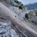 Maratea, si stacca costone dalla montagna: distrutto tratto SS18