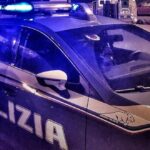 Taranto, si barrica in casa e minaccia i poliziotti per evitare l’arresto
