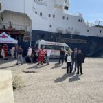 Bari, Geo Barents: iniziate le operazioni di sbarco