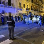 Taranto, auto si ribalta in centro: tre feriti
