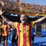 Emozioni, pali, gol e rosso: Cagliari-Lecce termina 1-1