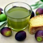 Tumori, consumo regolare d’olio d’oliva riduce mortalità
