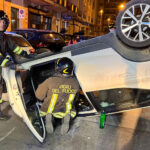Taranto, perde controllo auto e ne colpisce 4 parcheggiate: 2 feriti