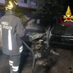 Salento, a fuoco tre auto e il locale tecnico di una stazione di servizio