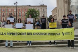 Lecce. I giovani di Amnesty in piazza: "Stop alla repressione del dissenso in Russia "