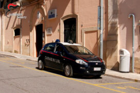 Fugge via alla vista dei carabinieri: 29enne di Palagianello arrestato con cocaina