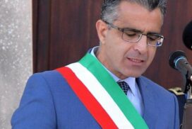 Otranto, Prefetto sospende sindaco Cariddi indagato in inchiesta su presunti episodi corruzione