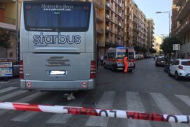 Bari, muore un uomo investito da un bus in pieno centro