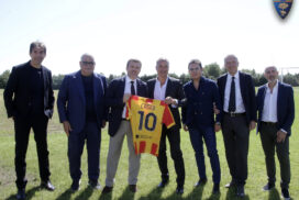 Lecce, il presidente della Lega Serie A, Lorenzo Casini, in visita al club giallorosso