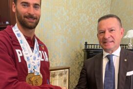 Nuoto, Fiamme oro: prefetto di Potenza riceve il campione Acerenza. “Esempio per i giovani”