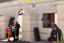 Tragedia a Lizzano, crolla palazzina: un morto e un ferito grave. Vigili del fuoco e ambulanze sul posto